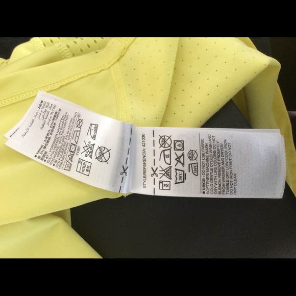 Gap Workout top - Picture 3 of 4